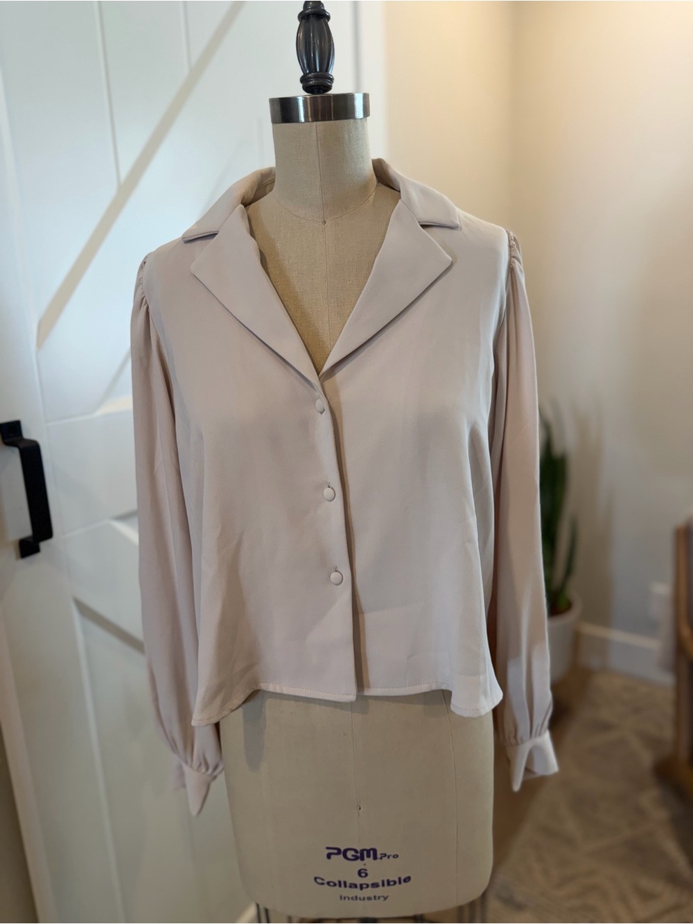 Elie Tahari Blush Pink Notched-Collar Button-Front Blouse